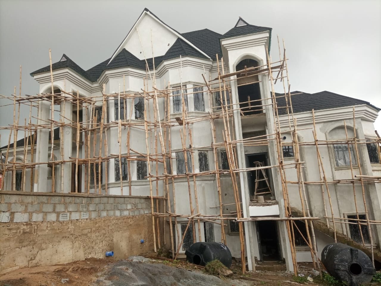 4-Bedroom Detached Duplex with Basement Apartment